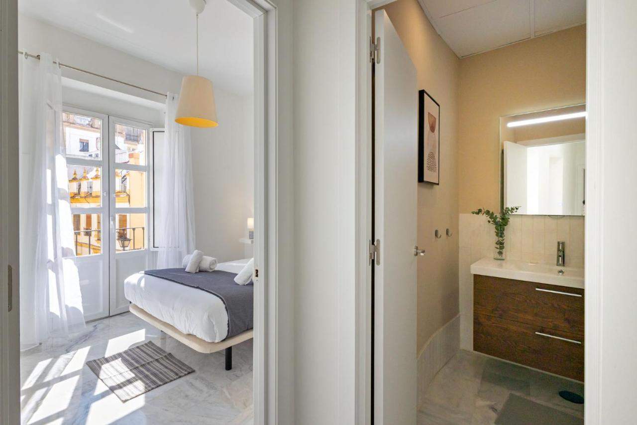 Muro City Center Suite By Valcambre Севиля Екстериор снимка